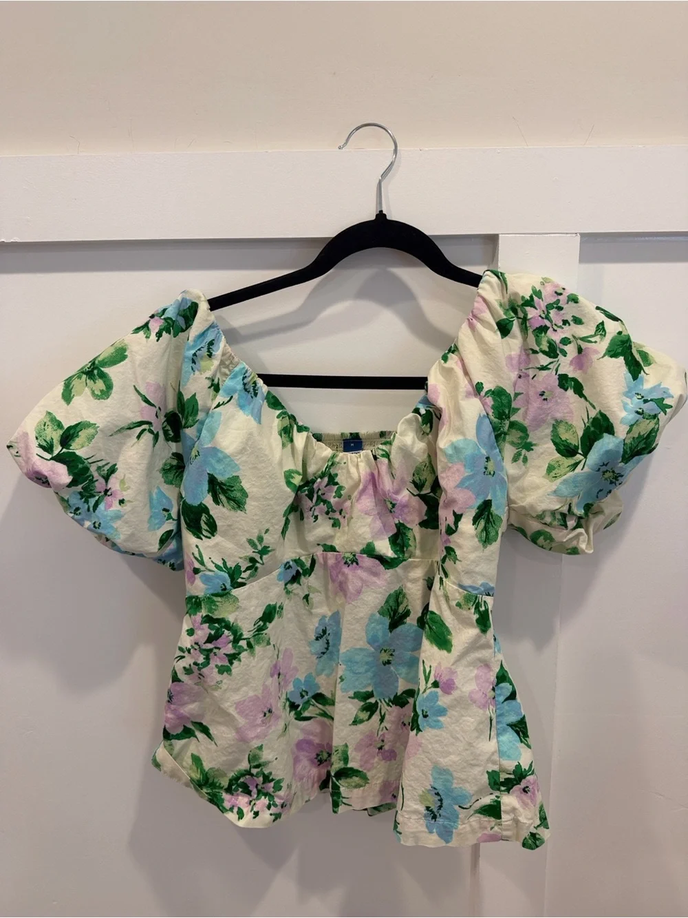 Old navy Women’s Puff Sleeve Floral Top